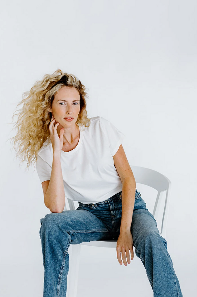 The perfect online white tee